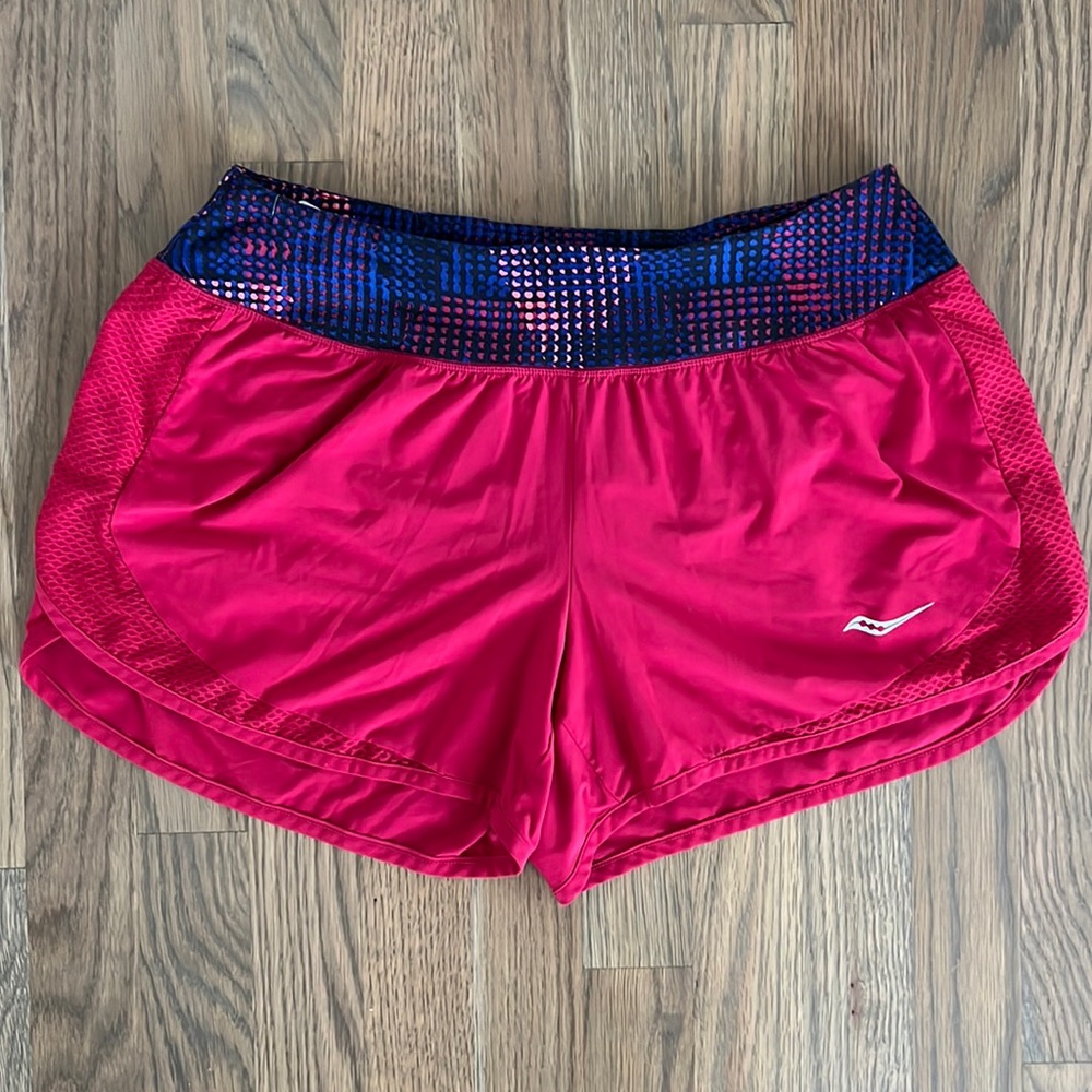Saucony Impulse Running Shorts sz Medium Women’s 4” Run Dry Red Raspberry Best